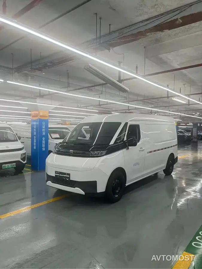 Yuan Cheng Farizon Super VAN 2025 Chuangfu Edition Medium Wheelbase Medium Roof Zhixin 68kWh