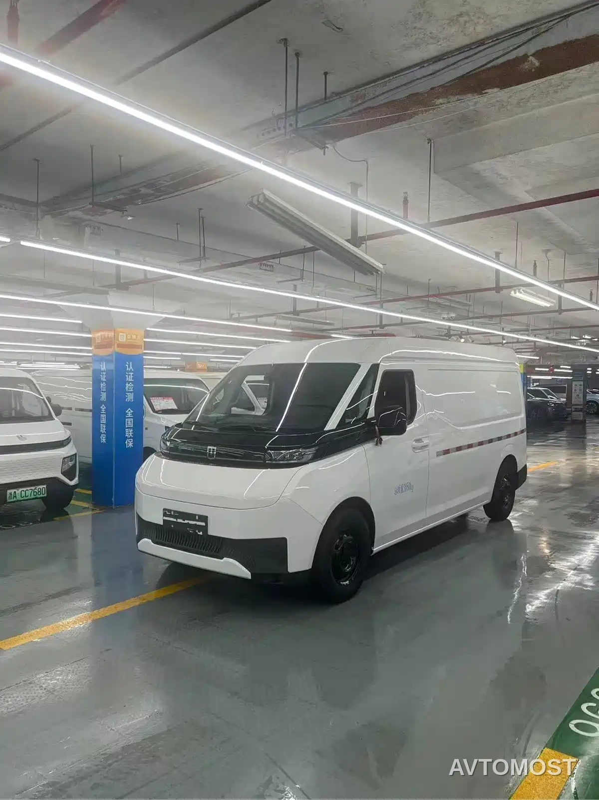 Yuan Cheng Farizon Super VAN 2025 Chuangfu Edition Medium Wheelbase Medium Roof Zhixin 68kWh — фото 1