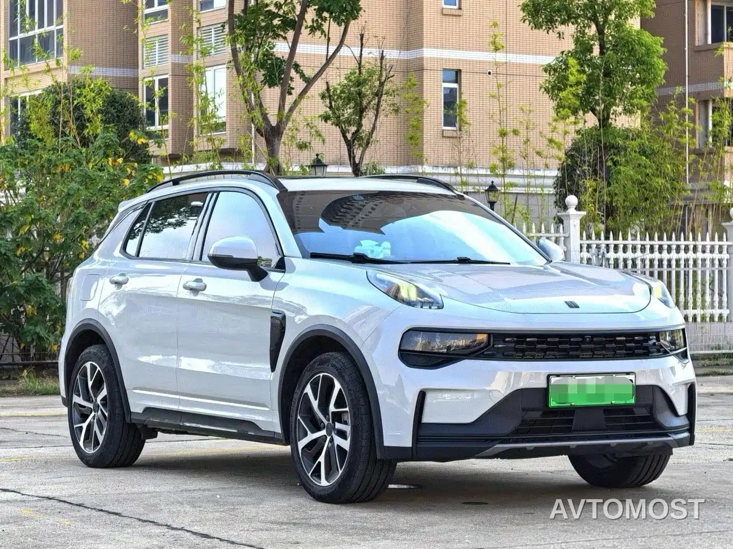 Lynk & Co 01 EM-P 2022 1.5TD PHEV Plus — фото 3