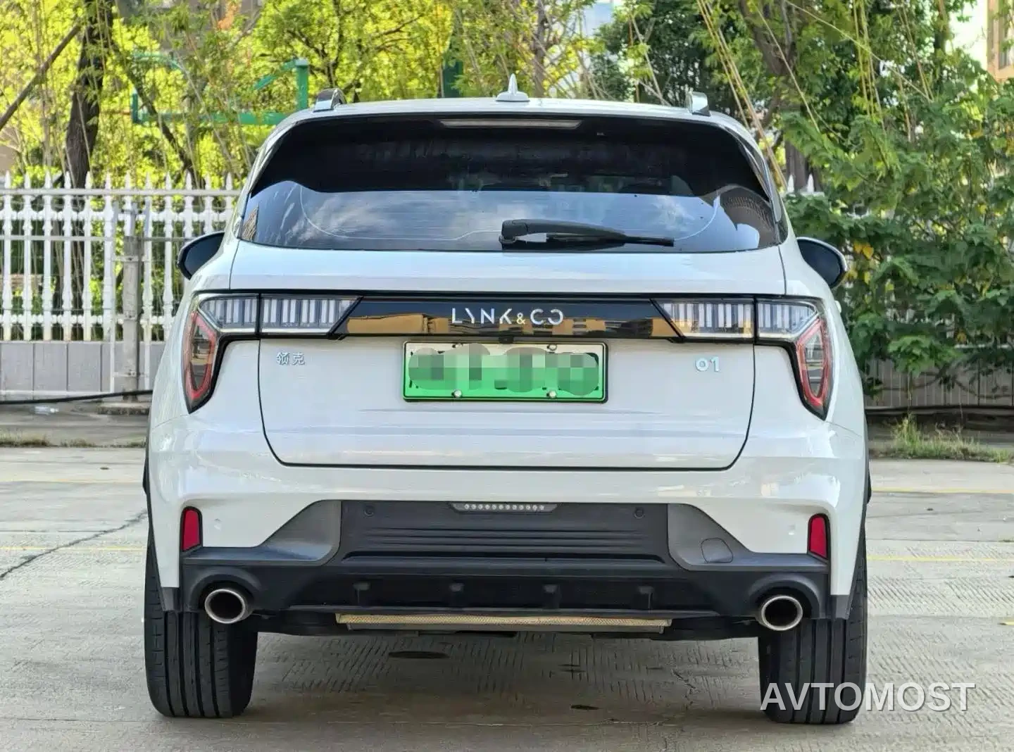 Lynk & Co 01 EM-P 2022 1.5TD PHEV Plus — фото 6
