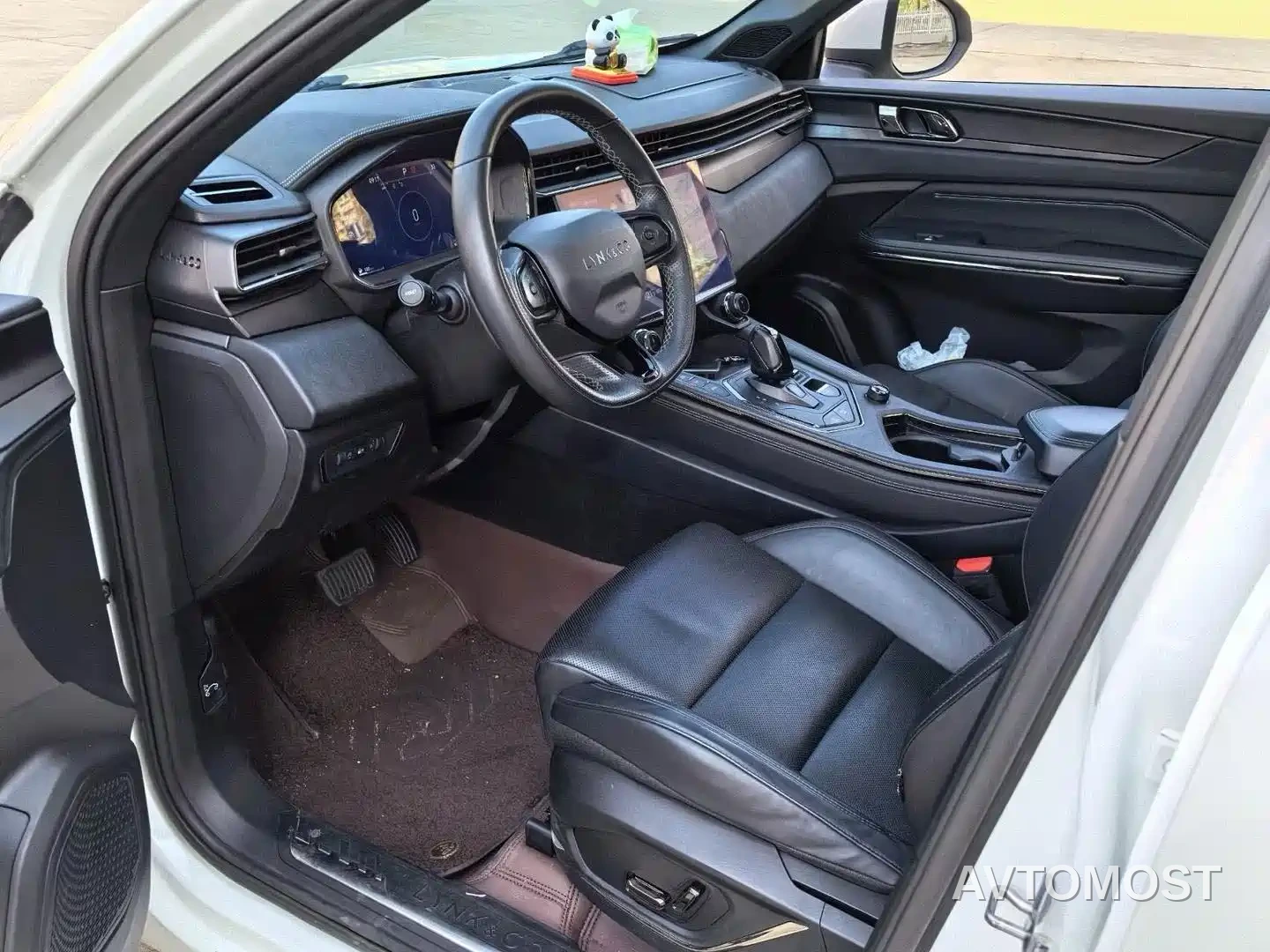 Lynk & Co 01 EM-P 2022 1.5TD PHEV Plus — фото 7