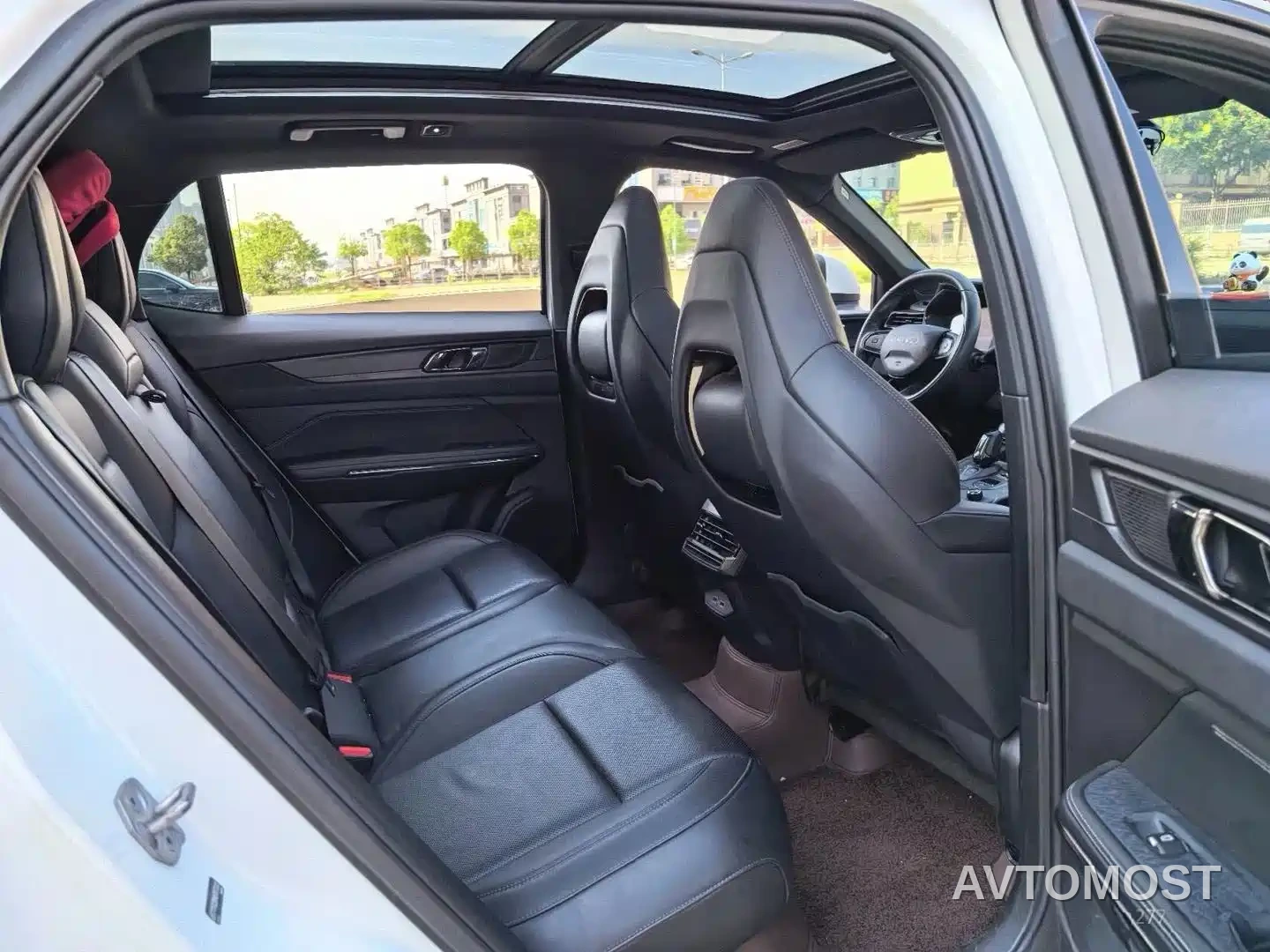 Lynk & Co 01 EM-P 2022 1.5TD PHEV Plus — фото 10