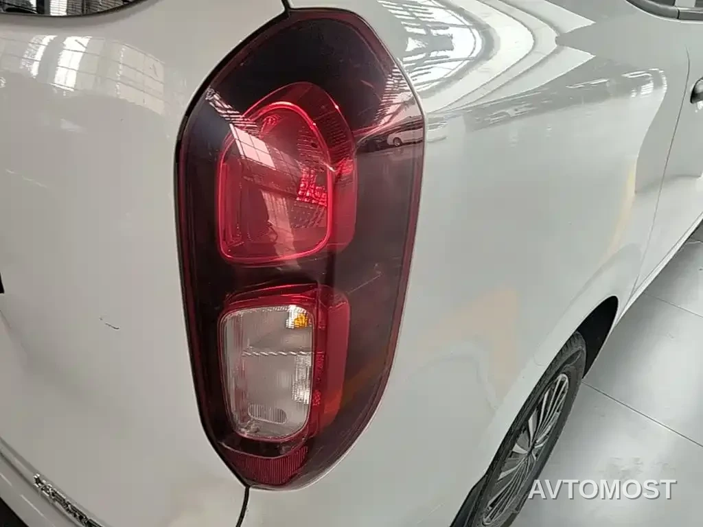 Wuling Hongguang New Energy 2024 Pure Electric 300KM Standard — фото 6