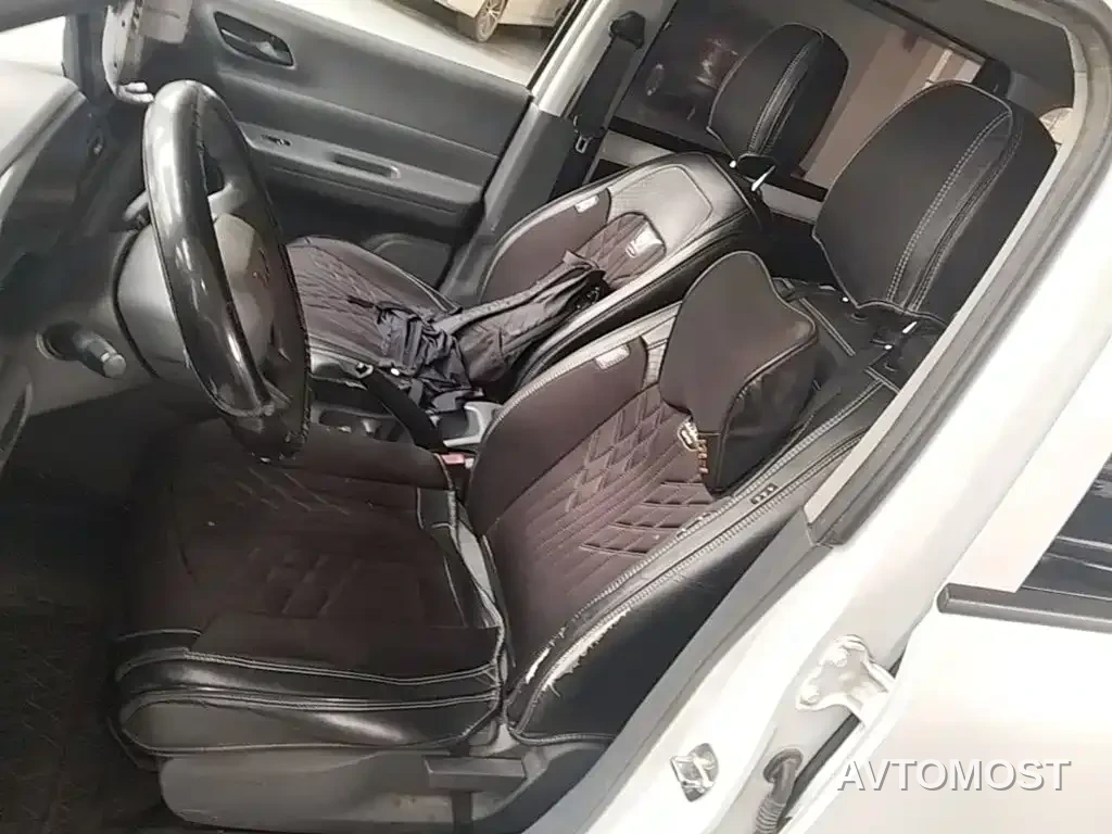 Wuling Hongguang New Energy 2024 Pure Electric 300KM Standard — фото 13