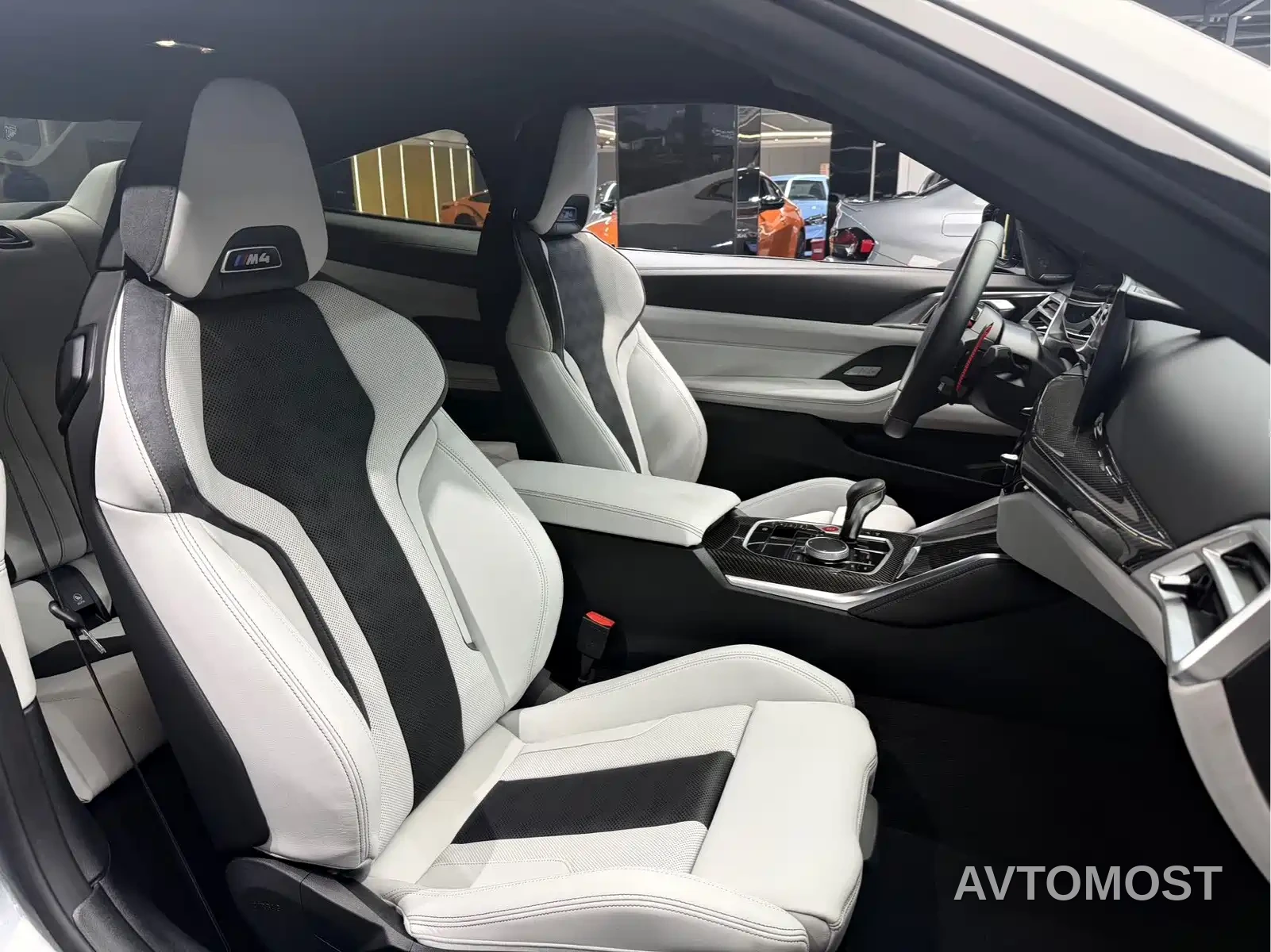 BMW M4 2024 BMW M4 Coupe M xDrive Competition — фото 10