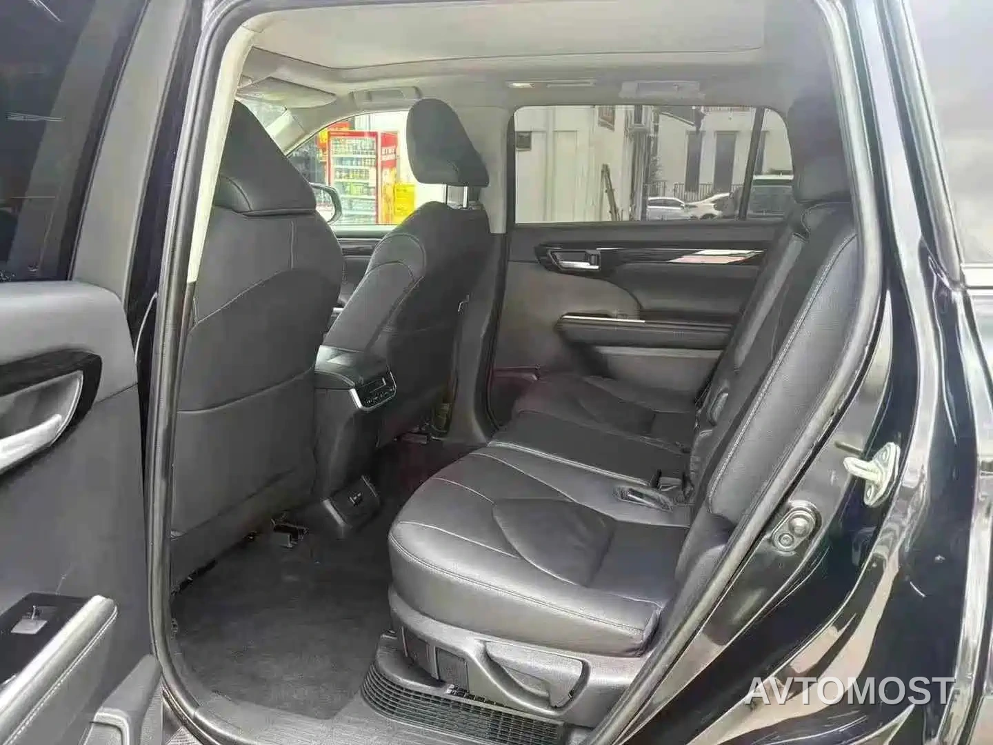 Toyota Highlander 2022 Model Dual Engine 2.5L 4WD Premium Edition 7-Seater — фото 7