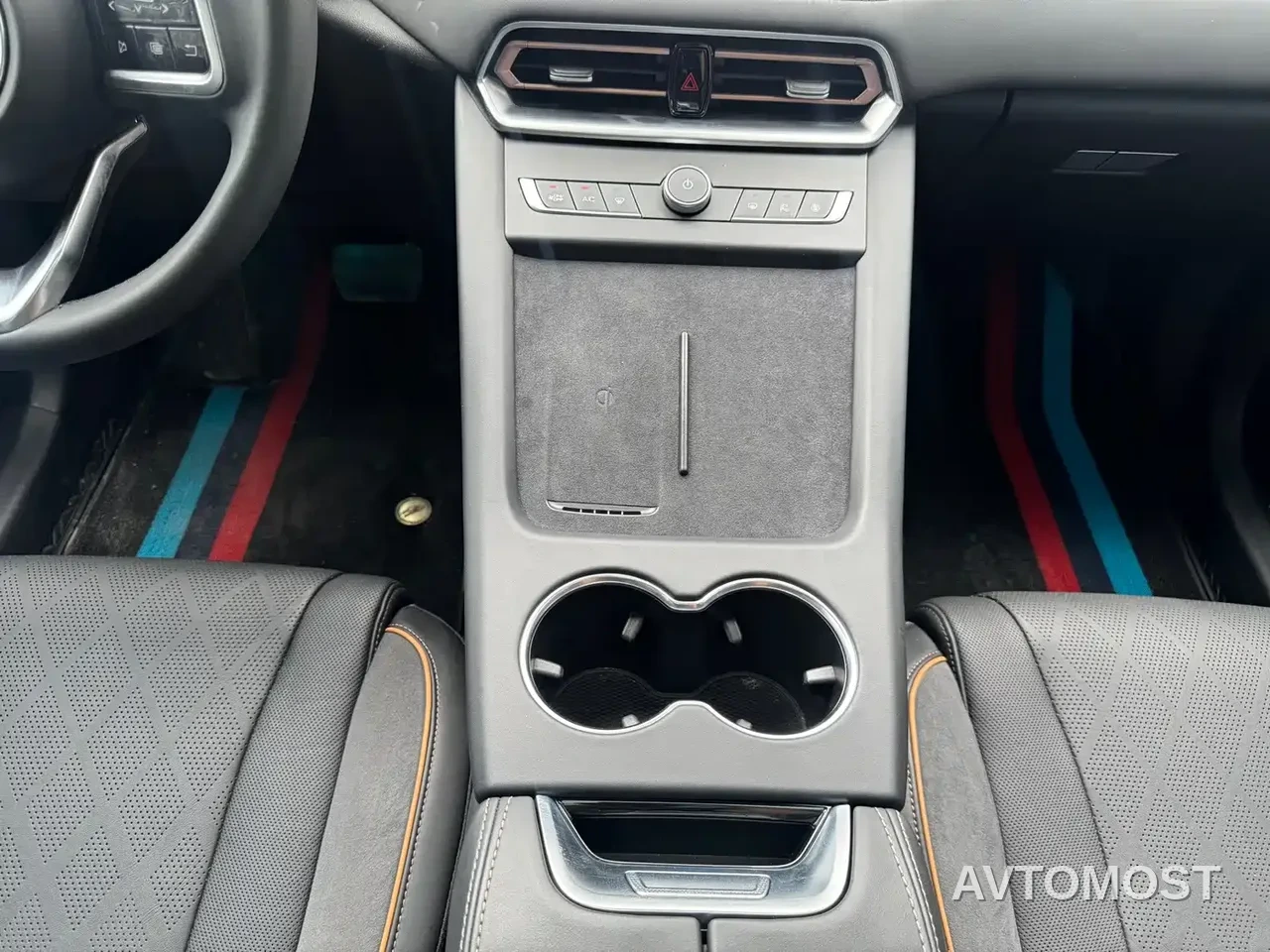 Wey Latte DHT-PHEV 2022 1.5T AWD Super Large Edition — фото 9