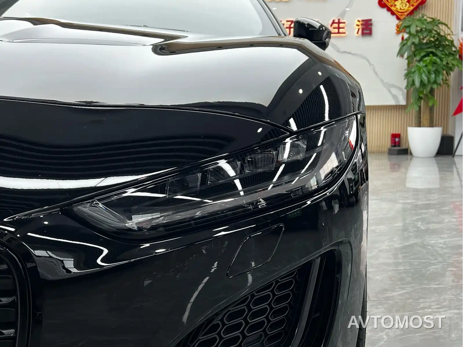 Jaguar F-TYPE 2023 Model P300 Hardtop R-DYNAMIC BLACK — фото 8