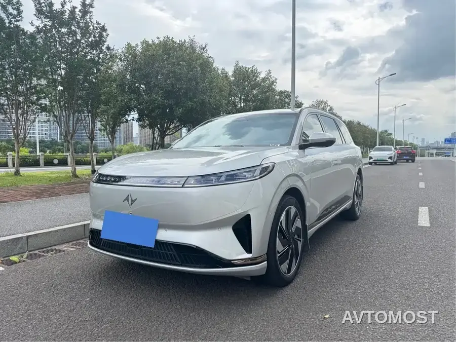 Dongfeng Yipai eπ008 2025 210Max Extended Range 5-Seater
