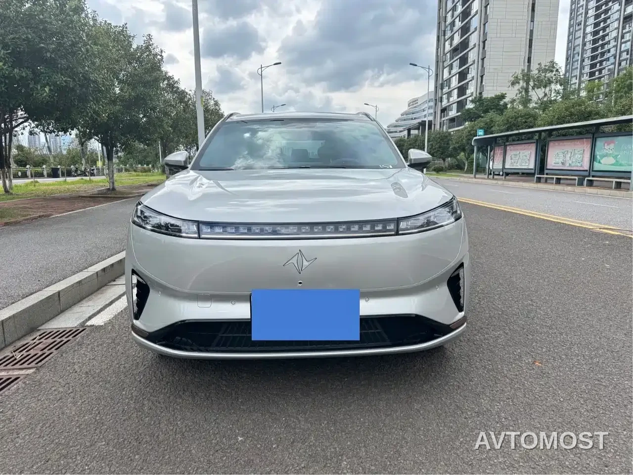Dongfeng Yipai eπ008 2025 210Max Extended Range 5-Seater — фото 2