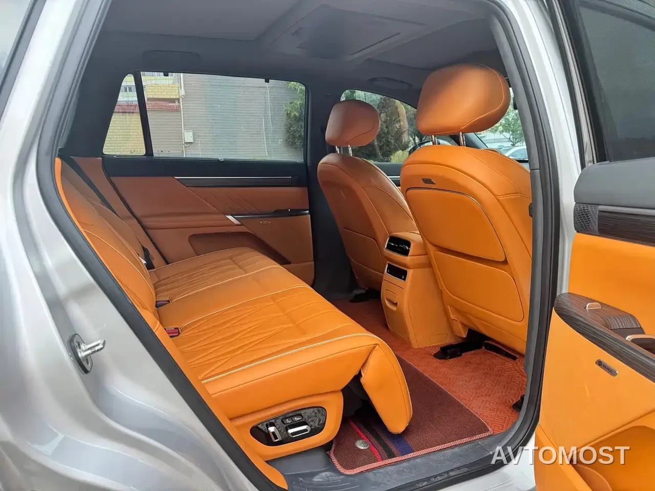 Dongfeng Yipai eπ008 2025 210Max Extended Range 5-Seater — фото 5