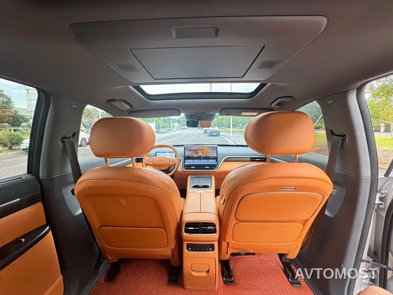 Dongfeng Yipai eπ008 2025 210Max Extended Range 5-Seater — фото 6