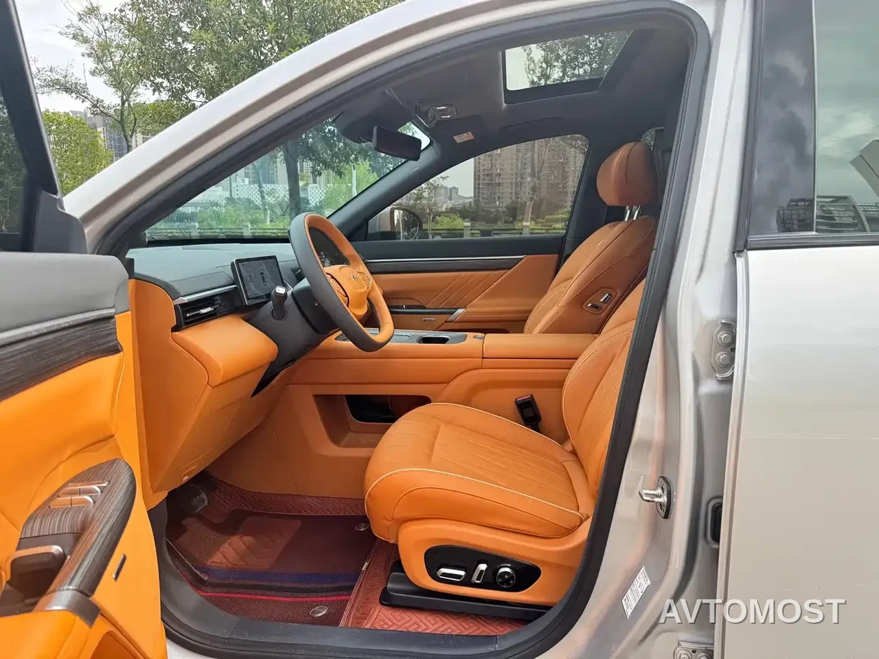 Dongfeng Yipai eπ008 2025 210Max Extended Range 5-Seater — фото 10