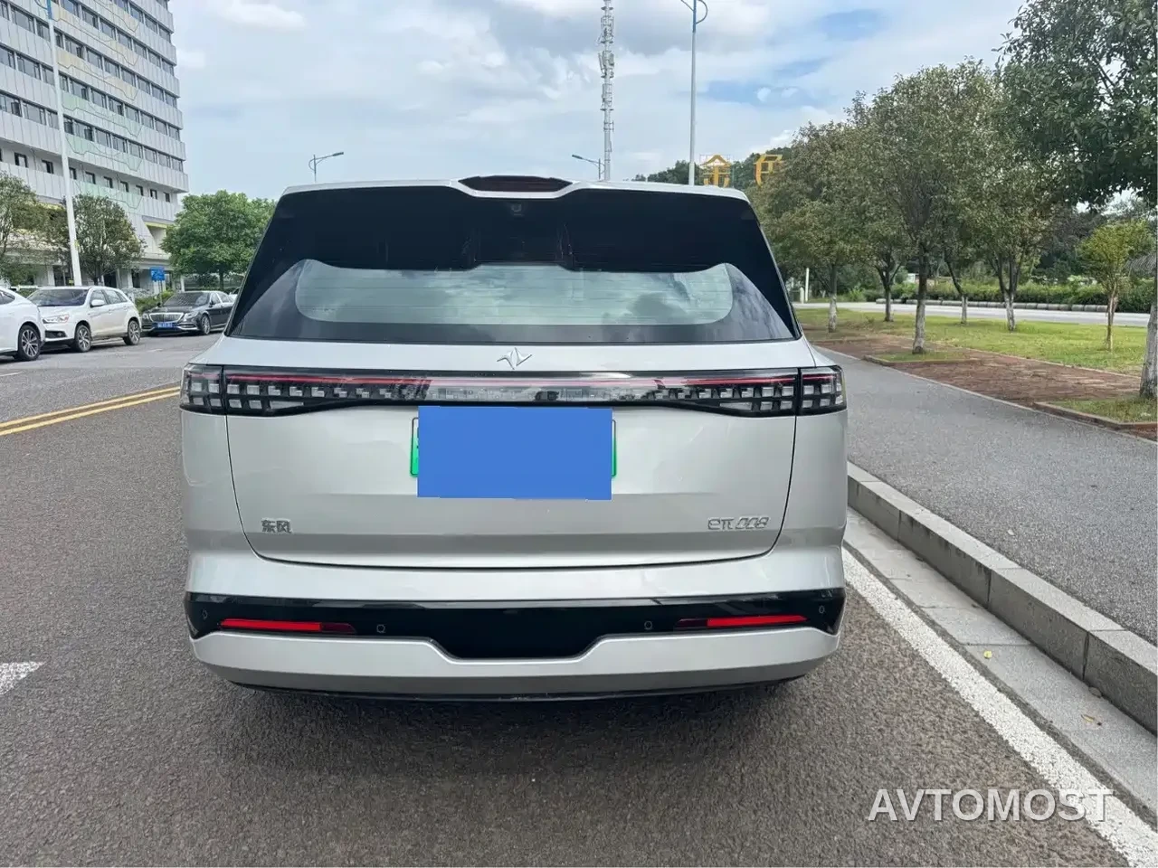 Dongfeng Yipai eπ008 2025 210Max Extended Range 5-Seater — фото 11