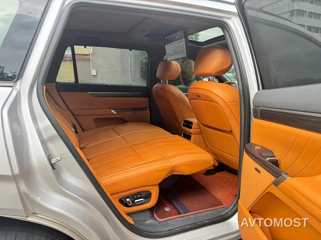 Dongfeng Yipai eπ008 2025 210Max Extended Range 5-Seater — фото 13