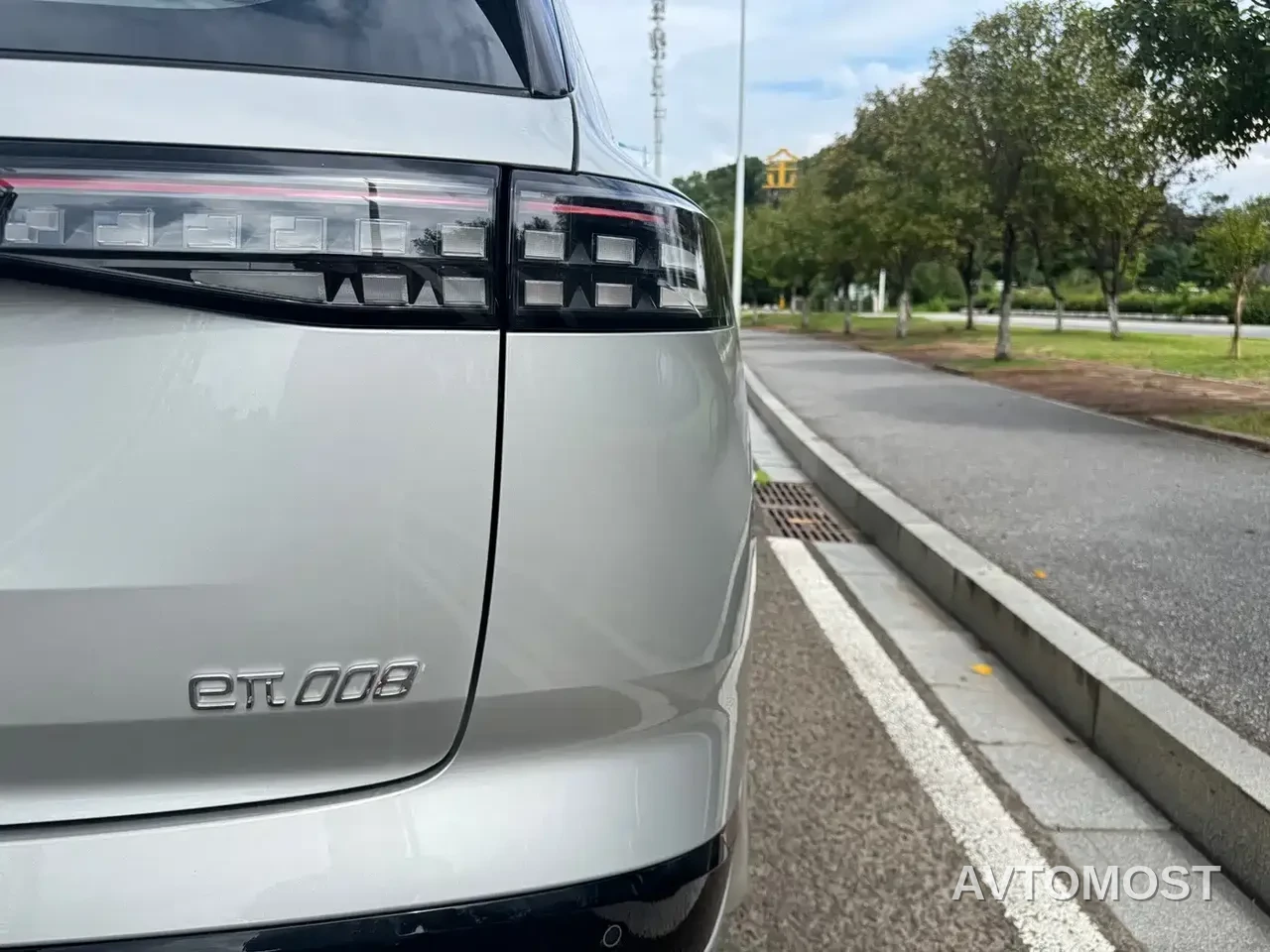 Dongfeng Yipai eπ008 2025 210Max Extended Range 5-Seater — фото 15