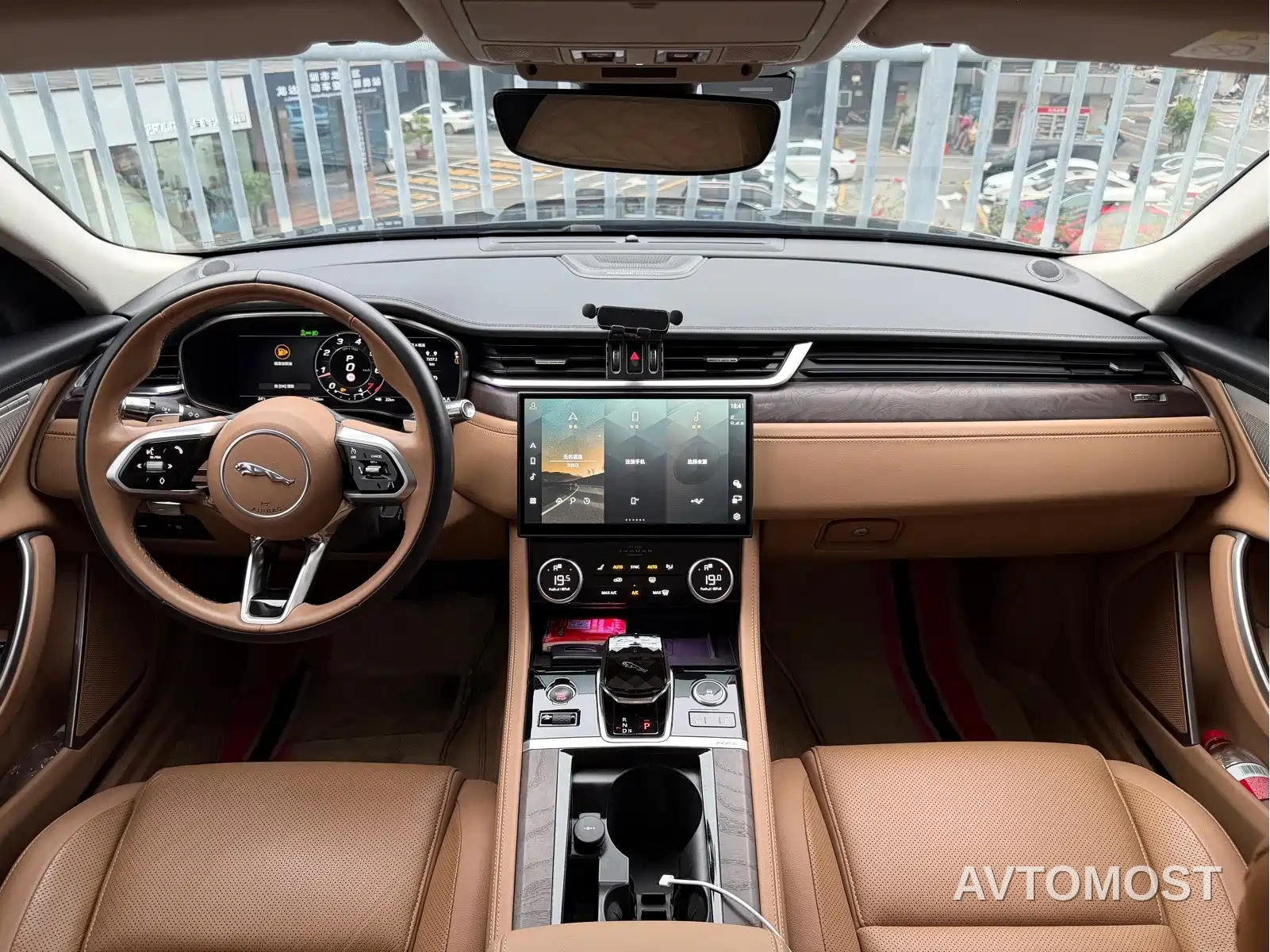 Jaguar XFL 2023 Model XFL 2.0T P250 2WD Premium Luxury Edition — фото 4