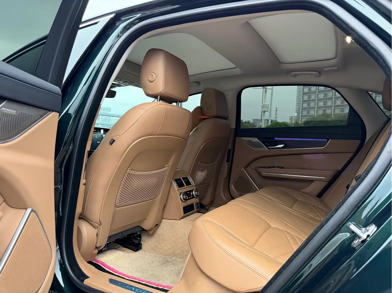 Jaguar XFL 2023 Model XFL 2.0T P250 2WD Premium Luxury Edition — фото 6