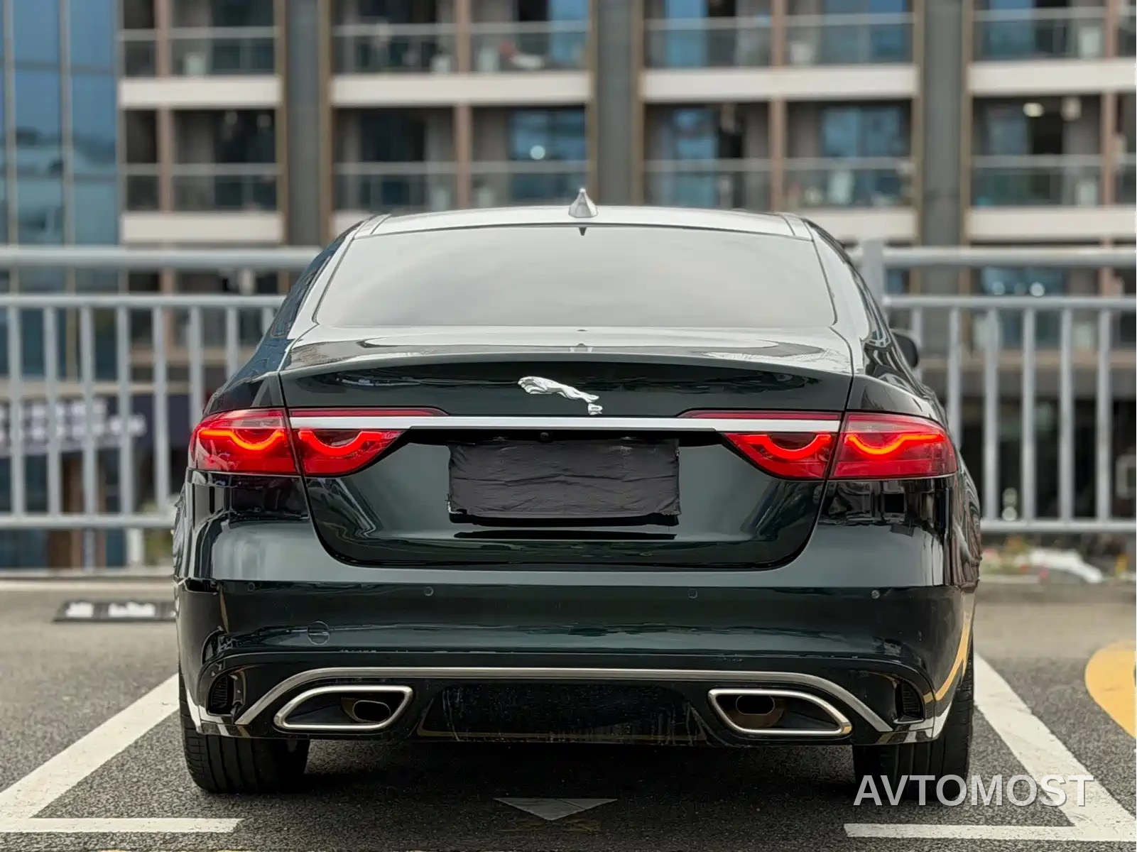 Jaguar XFL 2023 Model XFL 2.0T P250 2WD Premium Luxury Edition — фото 8