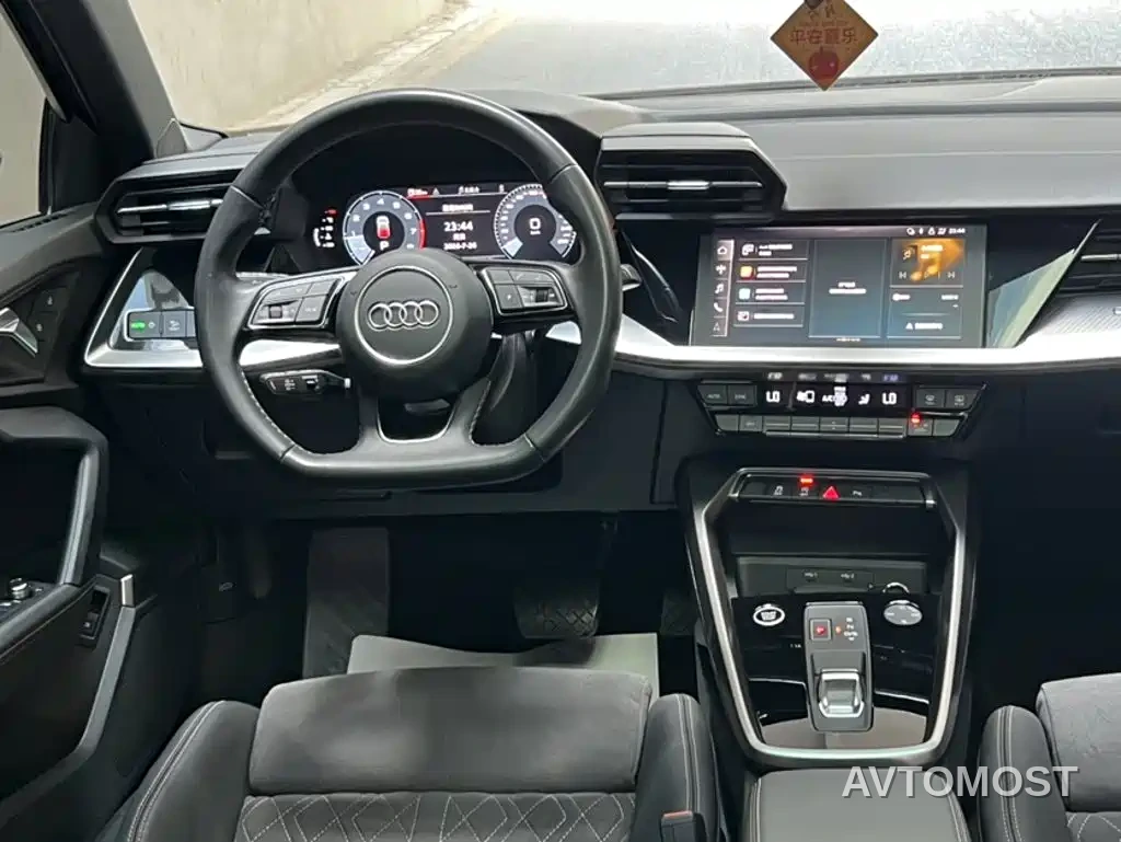 Audi A3 2024 Model Sportback 35 TFSI RS Edition — фото 4