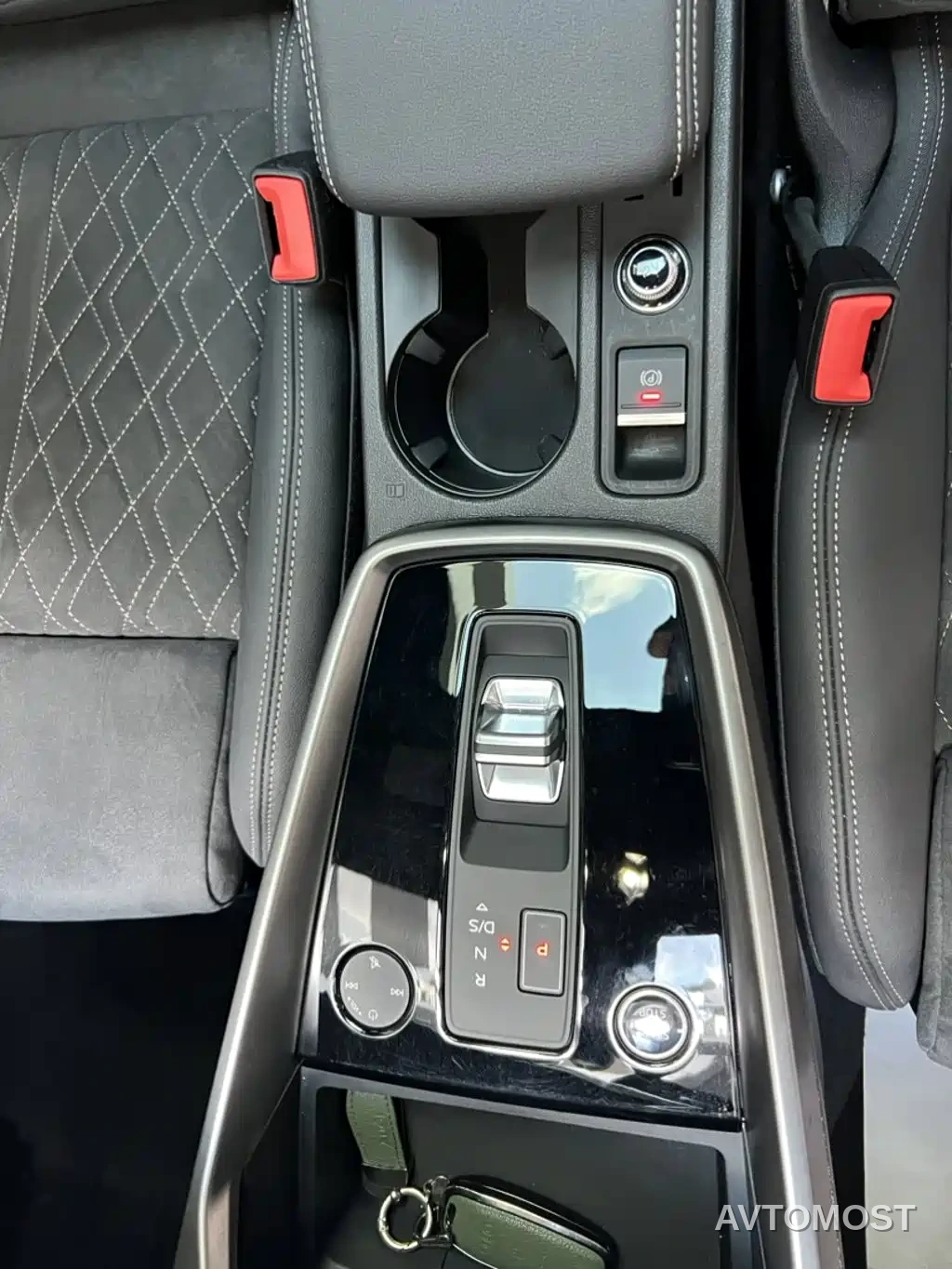 Audi A3 2024 Model Sportback 35 TFSI RS Edition — фото 9