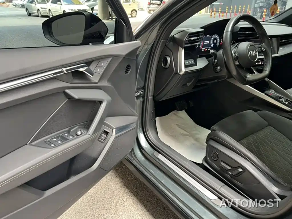 Audi A3 2024 Model Sportback 35 TFSI RS Edition — фото 20