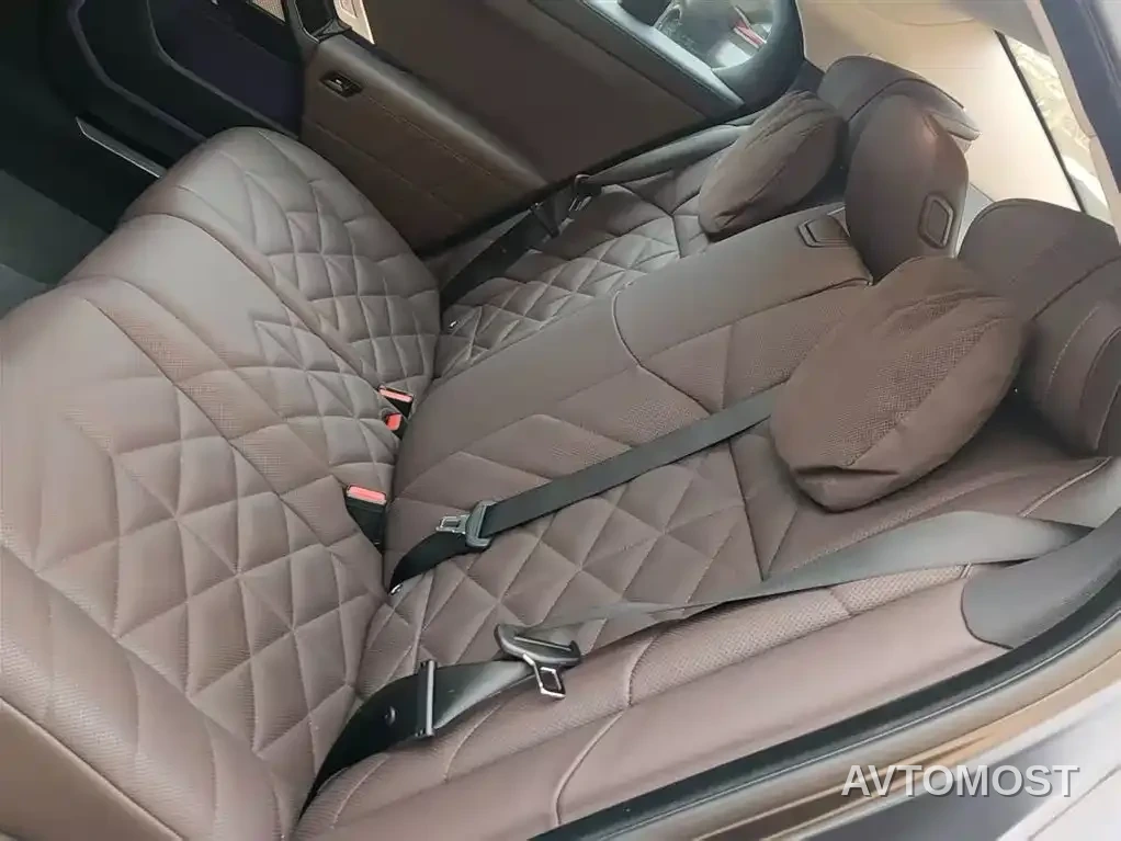 BMW i7 2023 eDrive50L Leading Luxury Package — фото 9