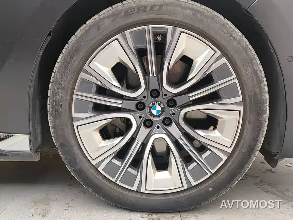 BMW i7 2023 eDrive50L Leading Luxury Package — фото 18