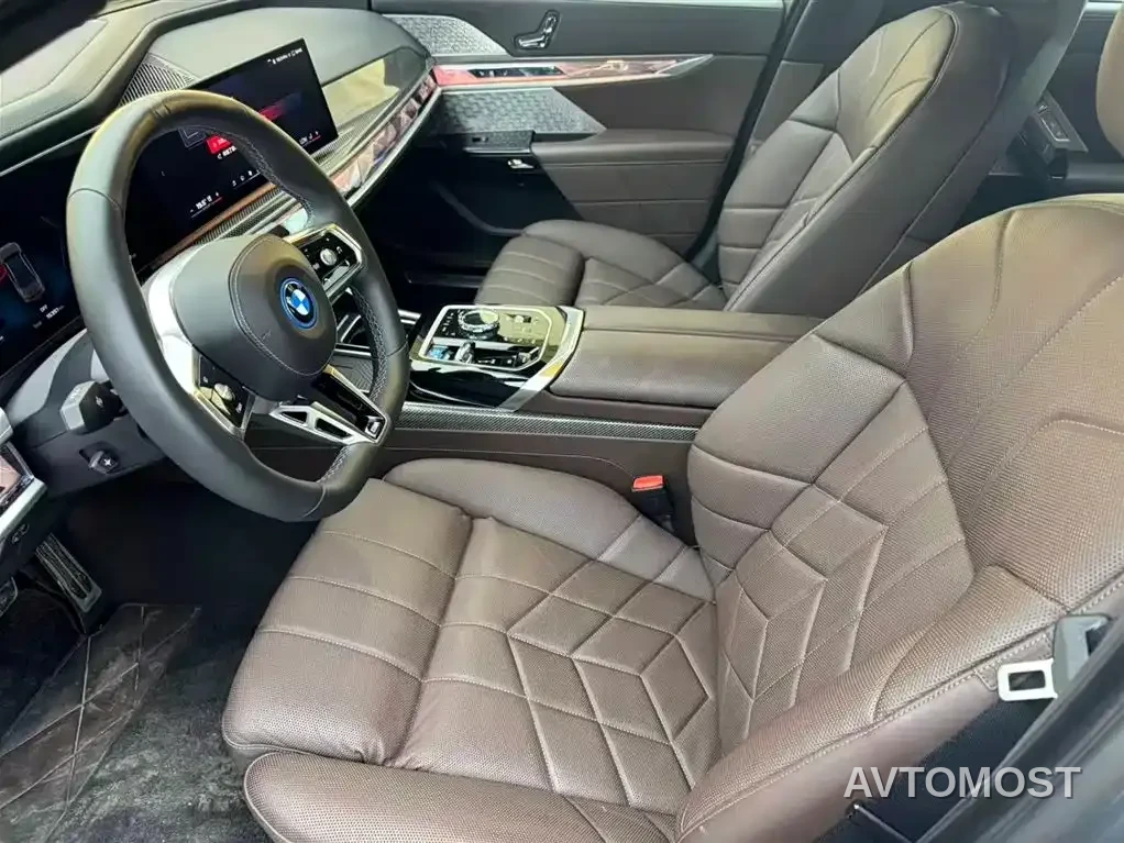 BMW i7 M70L 2023 M70L — фото 8
