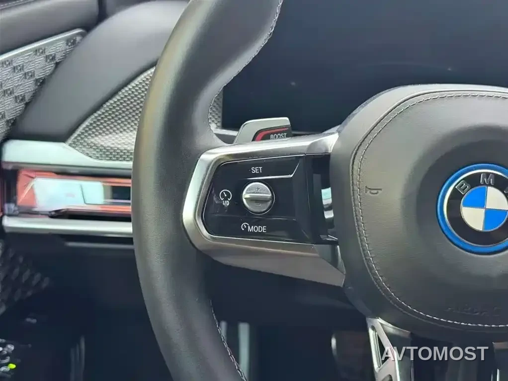 BMW i7 M70L 2023 M70L — фото 15