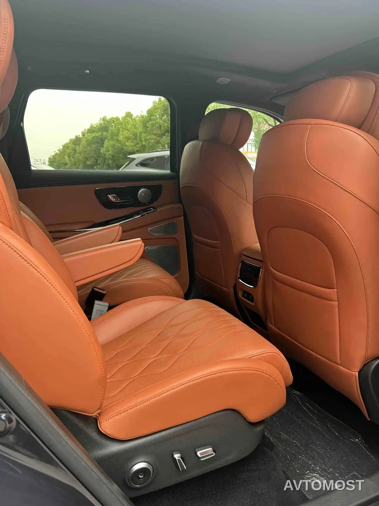 Exeed Landmark C-DM 2025 180 Ultra Long Range AWD (6-Seater) — фото 6