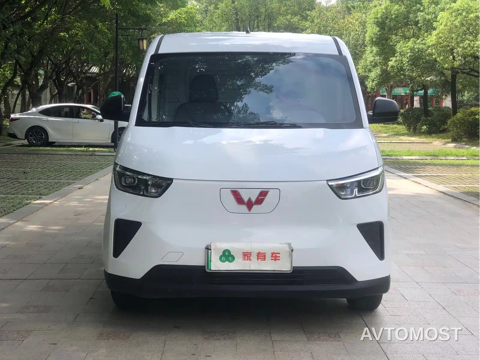 Wuling Yangguang 2024 300km Comfort Enclosed Van 60kW — фото 2