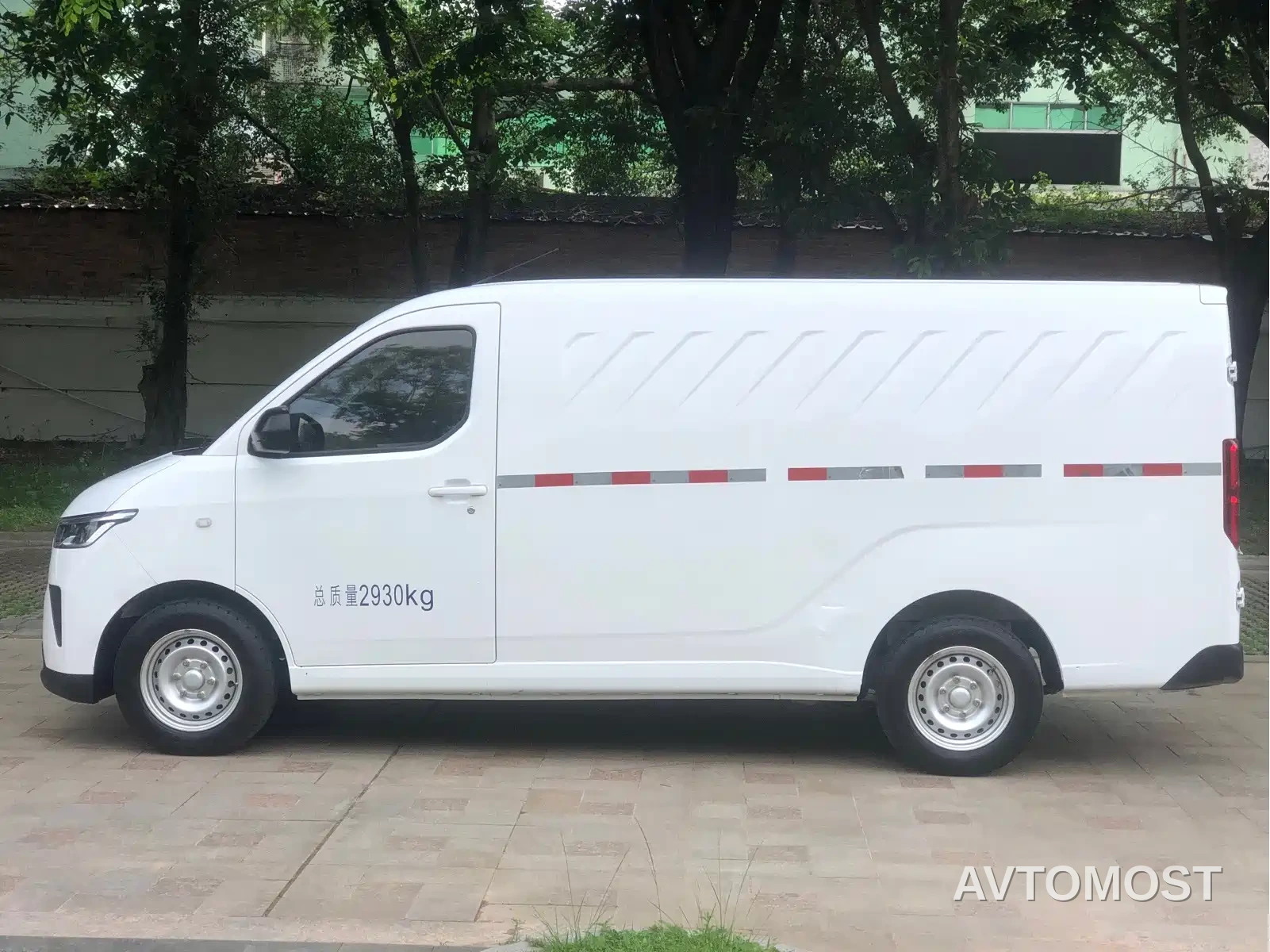 Wuling Yangguang 2024 300km Comfort Enclosed Van 60kW — фото 4