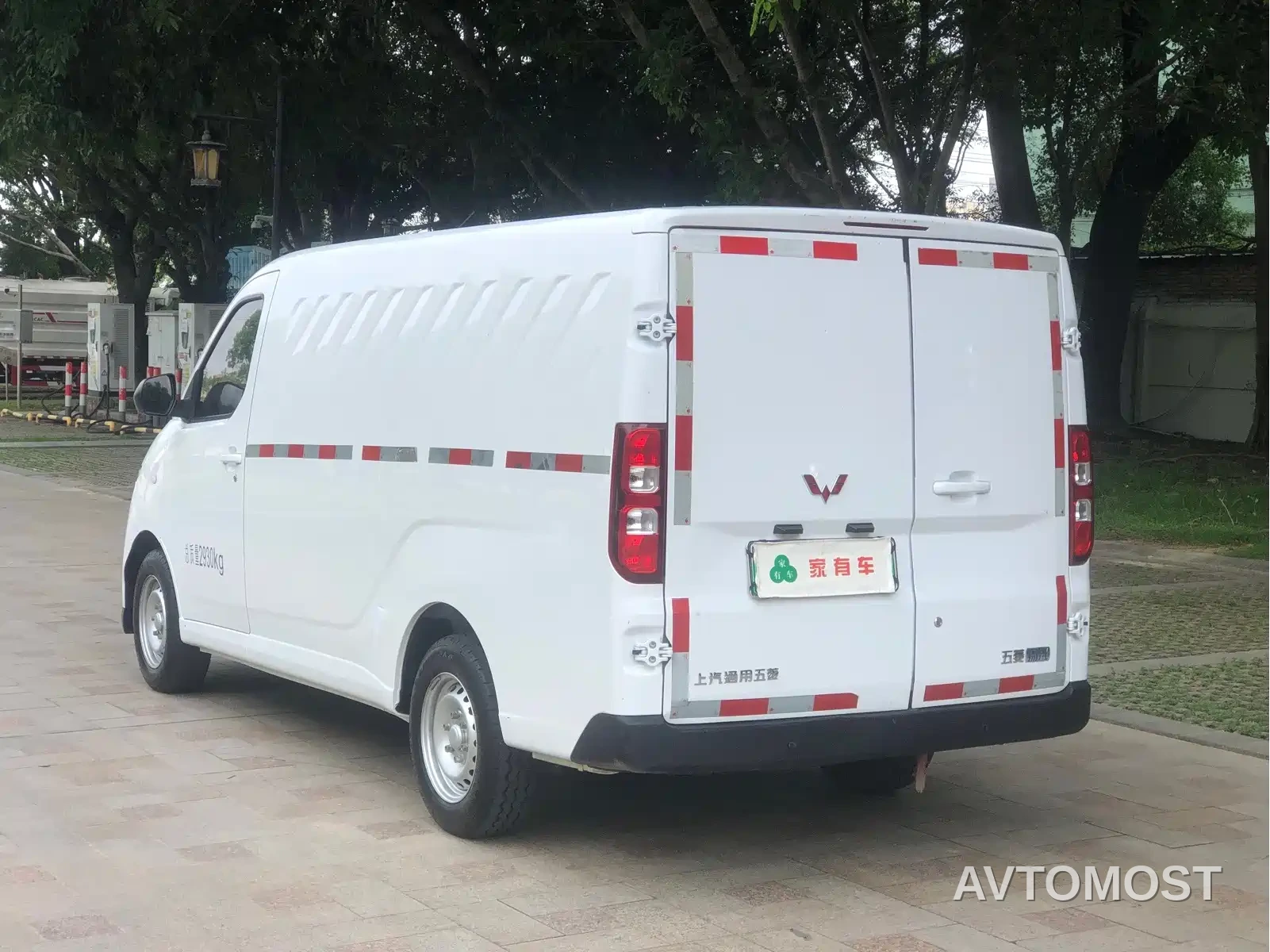 Wuling Yangguang 2024 300km Comfort Enclosed Van 60kW — фото 5