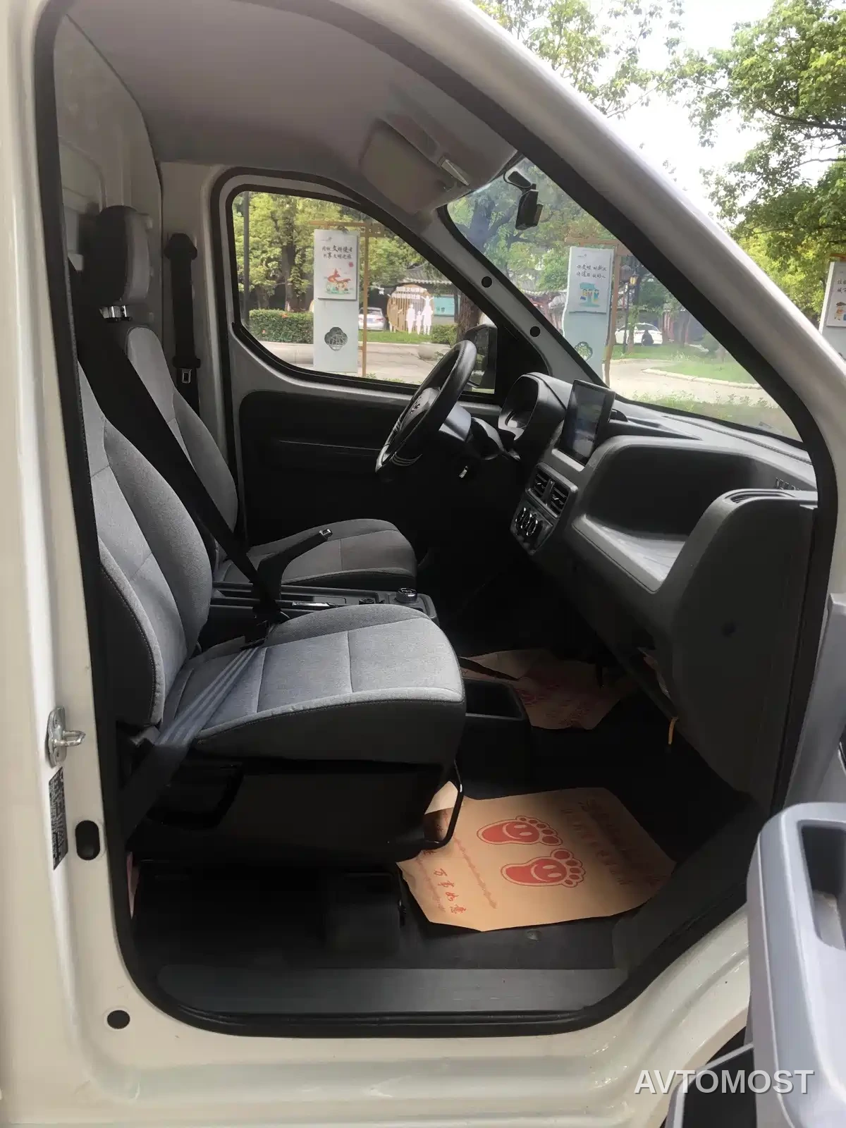 Wuling Yangguang 2024 300km Comfort Enclosed Van 60kW — фото 7