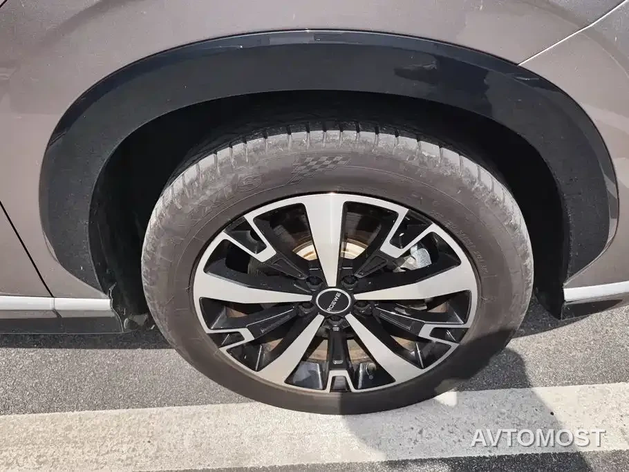 Roewe D5X DMH 2024 135 Flagship Edition — фото 6