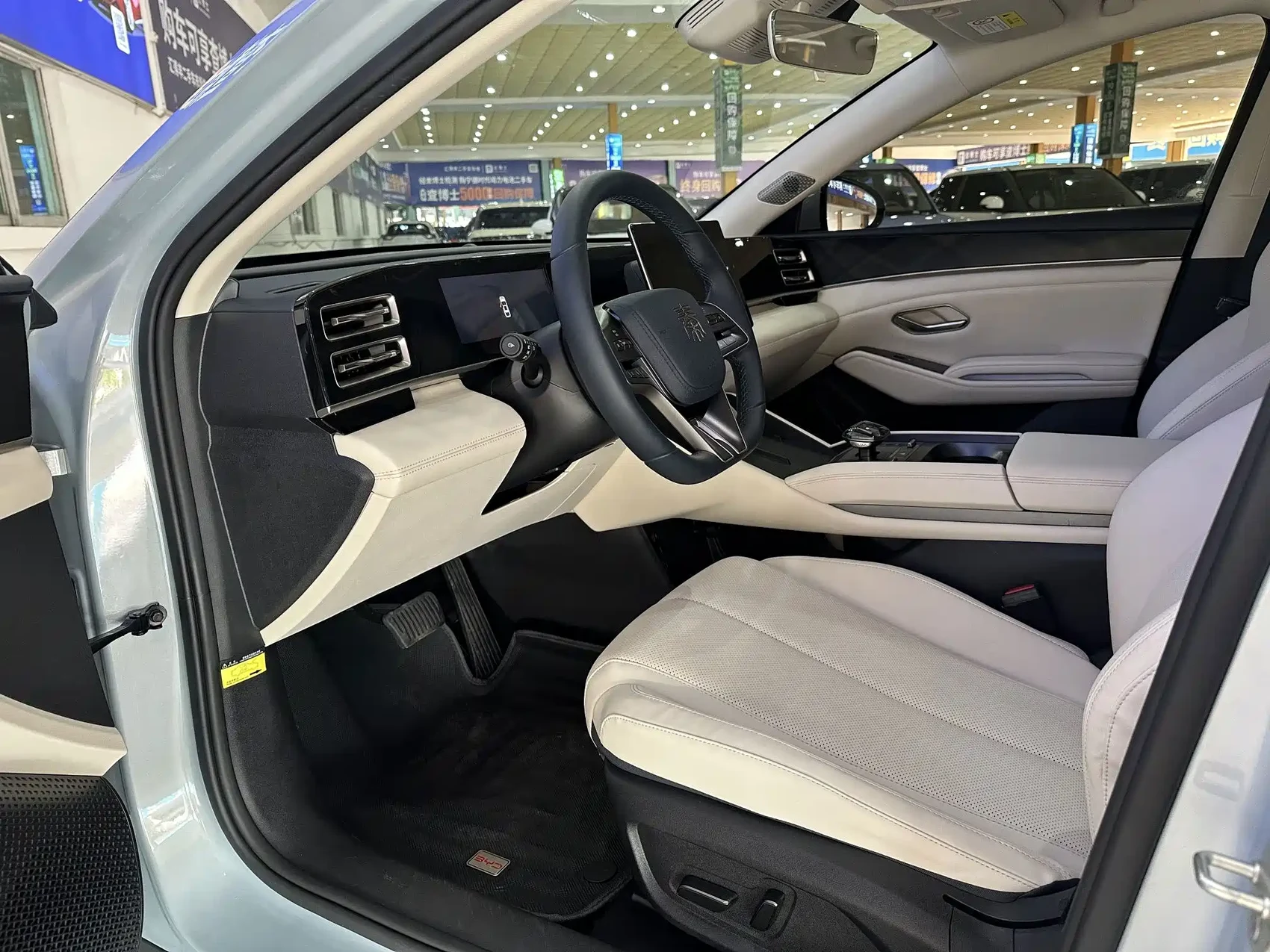 BYD Qin L 2024 DM-i 80KM Superior — фото 7