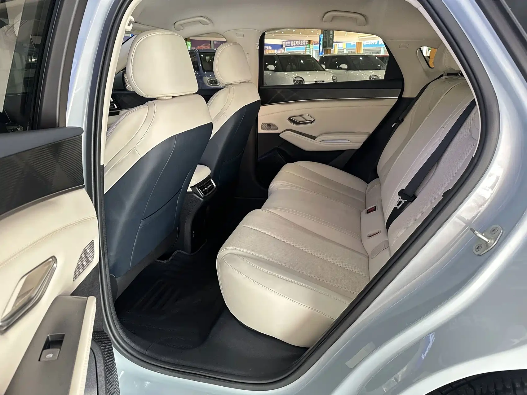 BYD Qin L 2024 DM-i 80KM Superior — фото 8