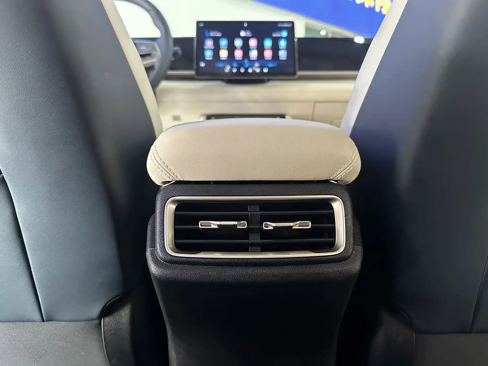 BYD Qin L 2024 DM-i 80KM Superior — фото 16