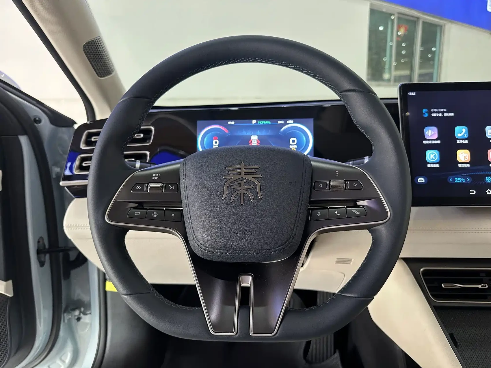BYD Qin L 2024 DM-i 80KM Superior — фото 17
