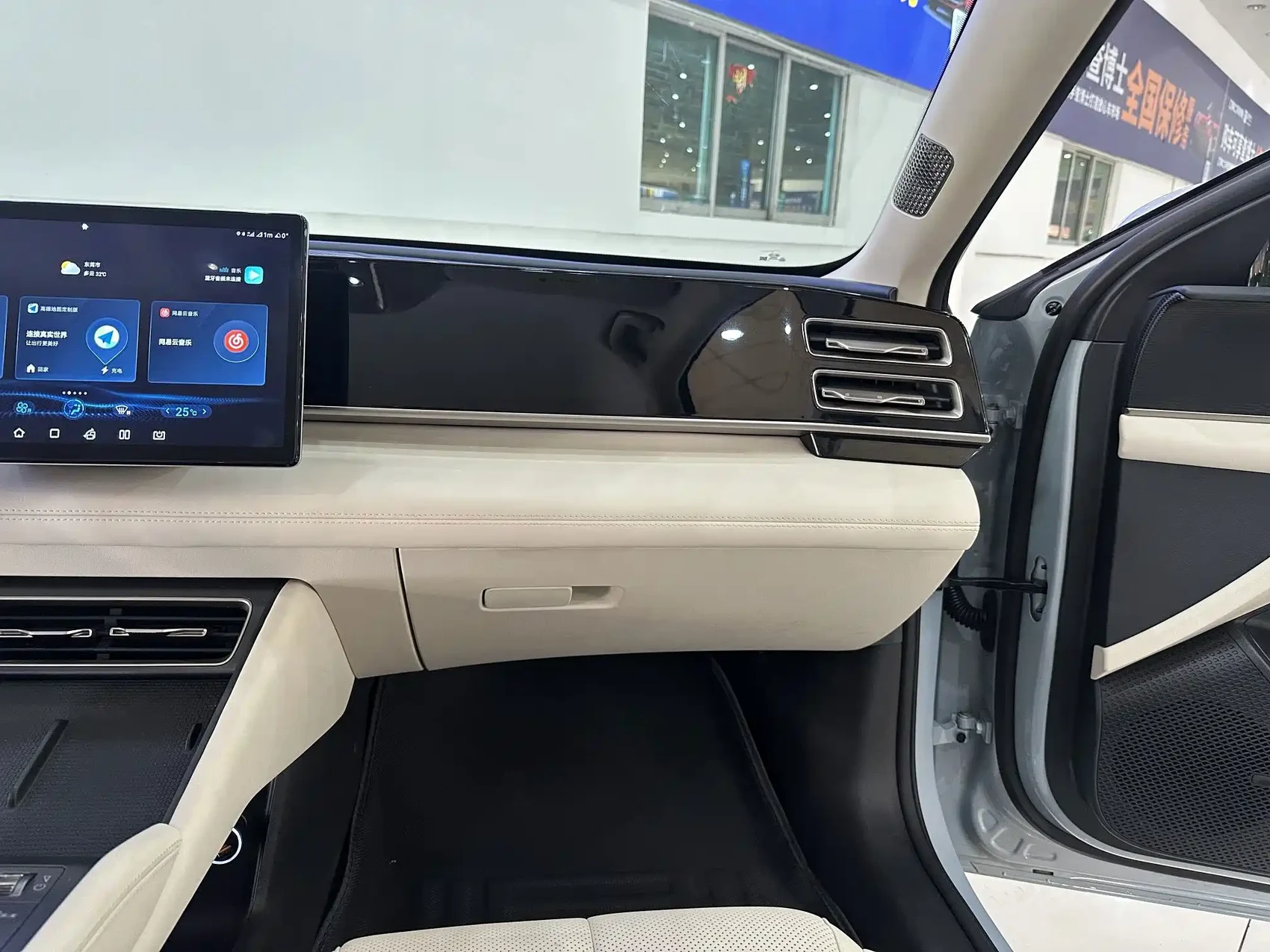 BYD Qin L 2024 DM-i 80KM Superior — фото 22
