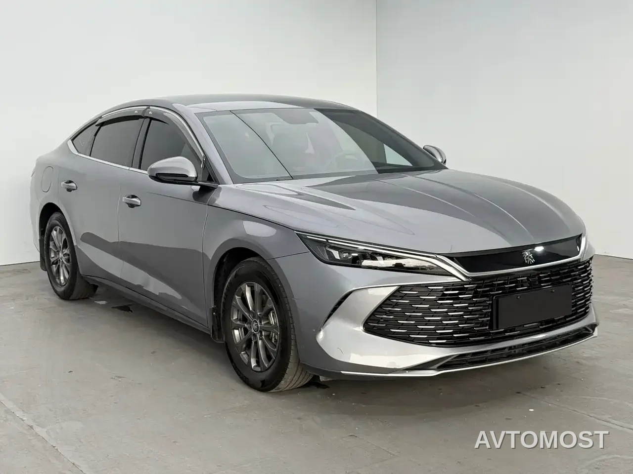 BYD Qin L 2024 DM-i 80KM Leading Edition — фото 3