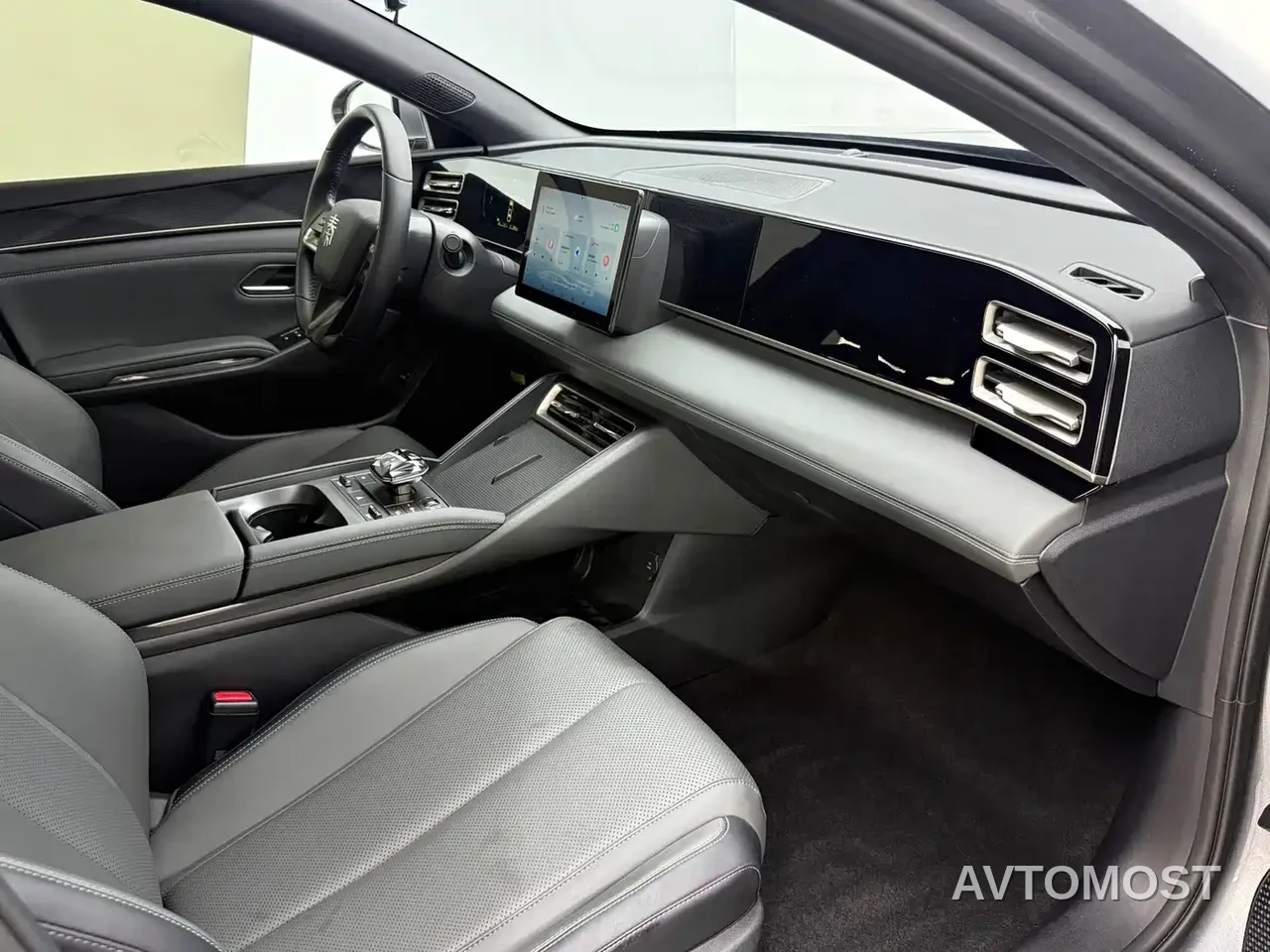 BYD Qin L 2024 DM-i 80KM Leading Edition — фото 9