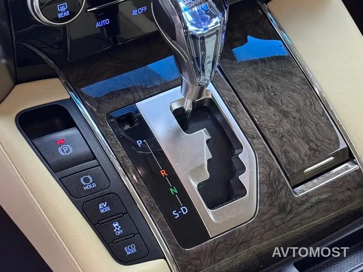 Toyota Vellfire 2021 Crown Hybrid 2.5L HV Supreme Edition — фото 9