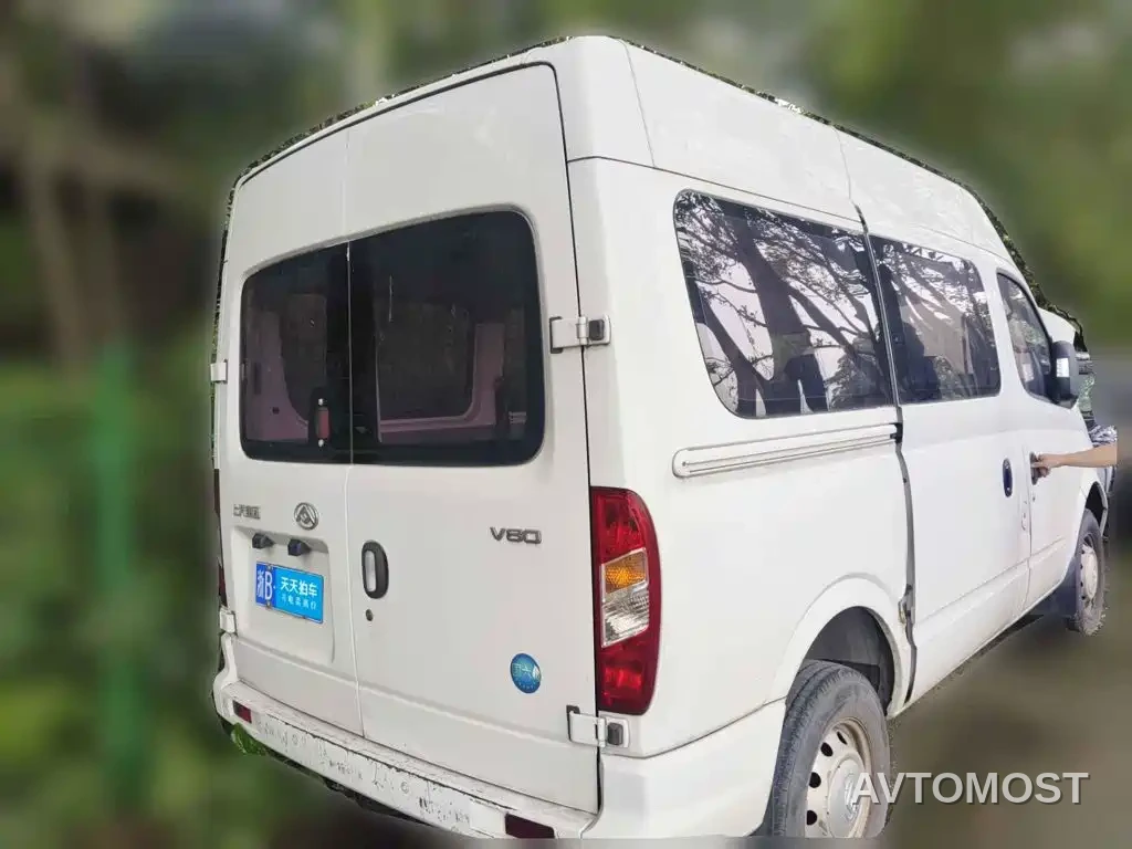 SAIC Maxus Xintu V80 2021 2.0T Manual Classic Aoyuntong Short Wheelbase Medium Roof 5/6-Seater — фото 2