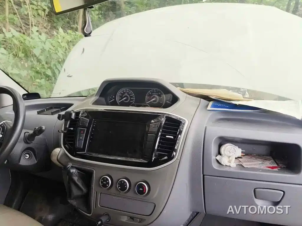 SAIC Maxus Xintu V80 2021 2.0T Manual Classic Aoyuntong Short Wheelbase Medium Roof 5/6-Seater — фото 12