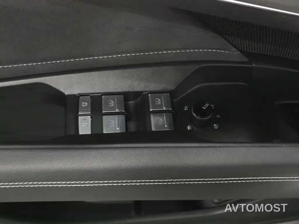 Audi Q5 e-tron 2022 40 e-tron Starlight Edition Brocade Package — фото 8