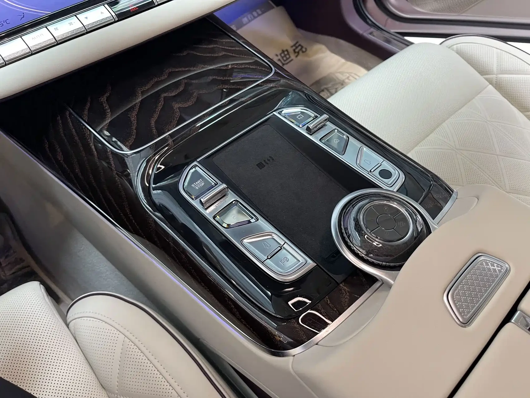 Hongqi Guoya 2024 4.0T V8 Version — фото 14