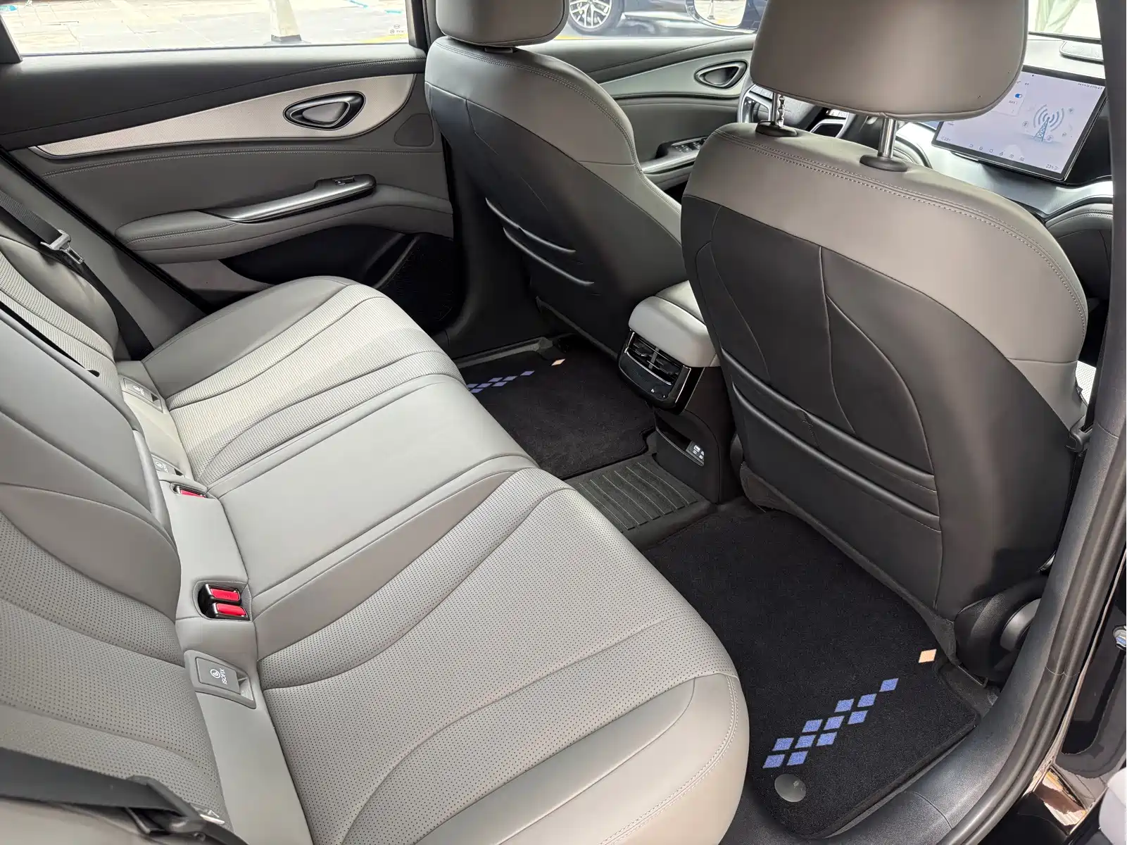 BYD Seal 07 DM-i 2025 DM-i 1.5L 70km Elite — фото 9