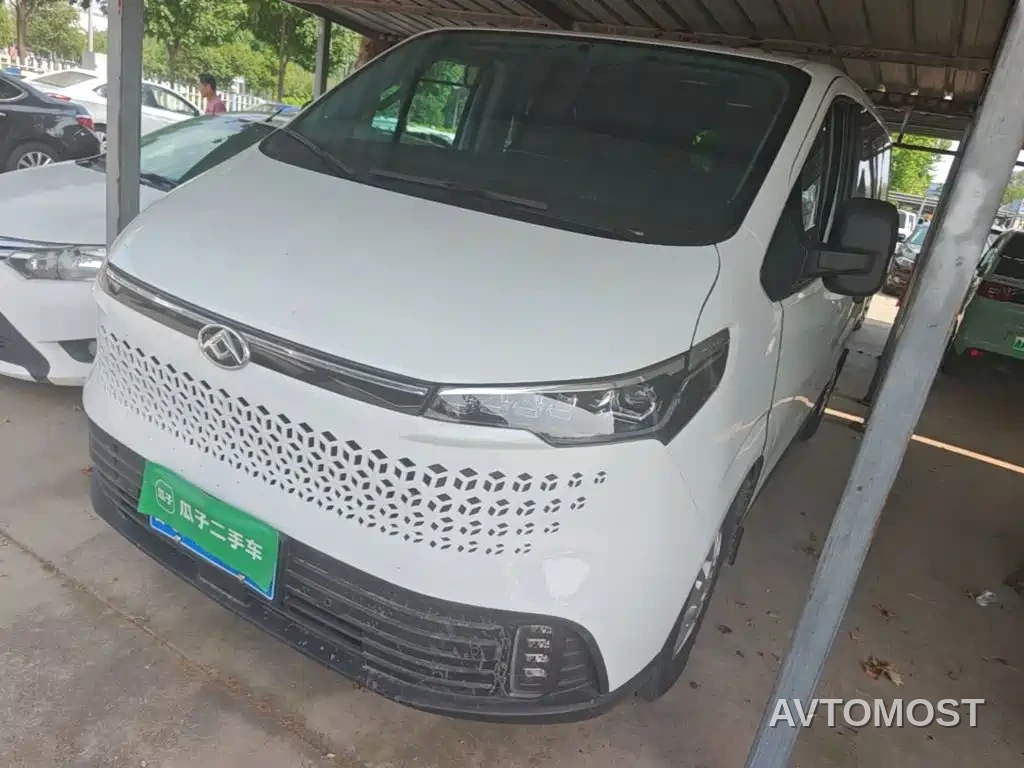 SAIC Maxus Xintu V70 2023 Model 2.0T Elite Manual Short Wheelbase Low Roof 5/6 Seats (125Ps) — фото 1